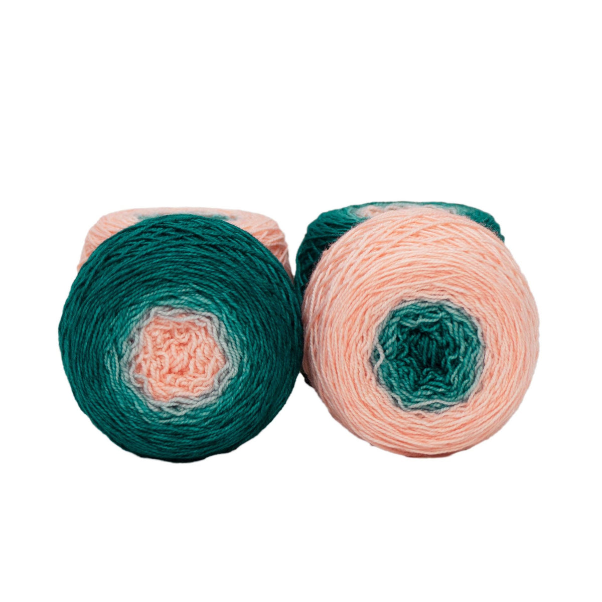 Full " Heart's Center " - Lleap SW Merino/Nylon Handpainted Gradient Fingering Weight Yarn 100g Skein